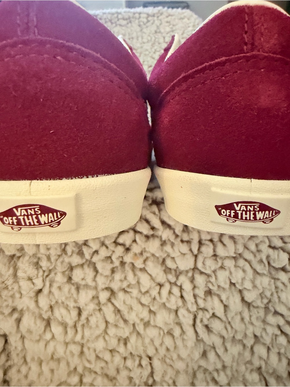 Van’s unisex maroon & white    mens 6.5 women 8 NWT
